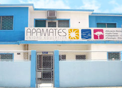 fachada-UNIDAD EDUCATIVA LOS APAMATES