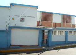 fachada-C.E. RAFAEL ARVELO RODRIGUEZ